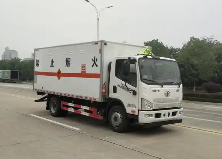 华龙爆破器材运输车可以上高速吗？
